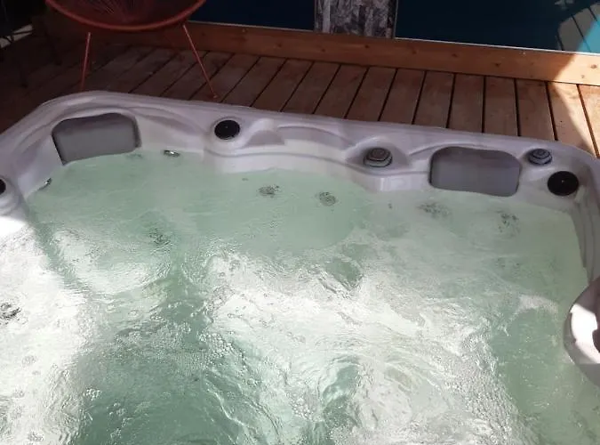Double Avec Piscine Et Jacuzzi Frühstückspension 3*